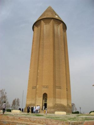 De Gonbad-e Qabus! Een Mysterieus Mausoleum van de 11e Eeuw in het Hart van Tabaris