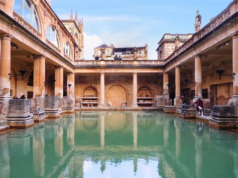  The Roman Baths: Een Ontspanningsoase en een Venster naar het Verleden!